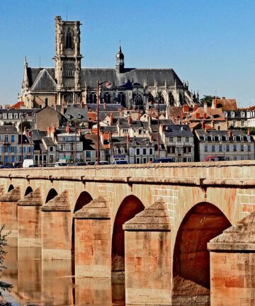 Guide Nevers, Guide Lecturer Nevers, Visit Nevers, Guide Touristique Nevers